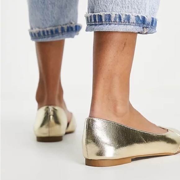 Beautiful Italian gold flats! - Picture 2 of 6